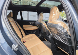 Подержанный автомобиль Volvo V60 Cross Country 2023 года (24 фото)