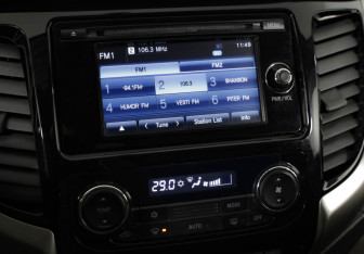 Подержанный автомобиль Mitsubishi L200 2015 года (14 фото)