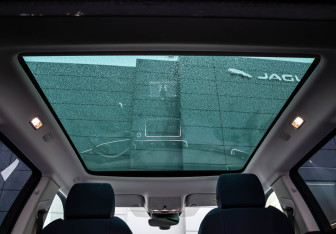 Подержанный автомобиль Land Rover Range Rover Evoque 2020 года (35 фото)