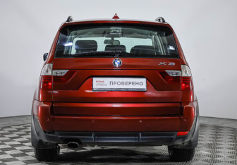 Подержанный автомобиль BMW X3 2010 года (6 фото)