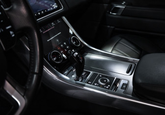 Подержанный автомобиль Land Rover Range Rover Sport 2019 года (26 фото)