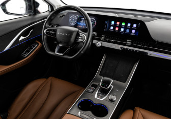 Подержанный автомобиль Omoda C5 2023 года (17 фото)