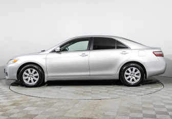Подержанный автомобиль Toyota Camry Sedan 2010 года (8 фото)