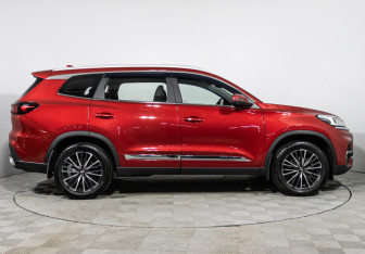 Подержанный автомобиль Chery Tiggo 8 2022 года (4 фото)