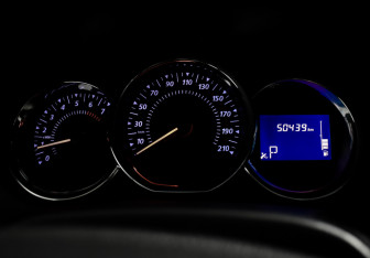 Подержанный автомобиль Renault Sandero 2016 года (18 фото)