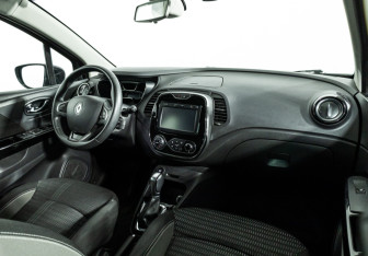 Подержанный автомобиль Renault Kaptur 2016 года (9 фото)