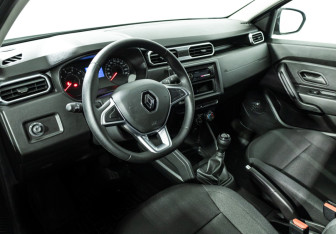 Подержанный автомобиль Renault Duster 2021 года (11 фото)