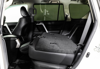 Подержанный автомобиль Toyota Land Cruiser Prado 2021 года (31 фото)