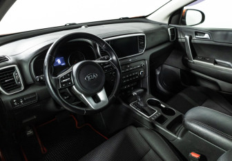 Подержанный автомобиль Kia Sportage 2020 года (11 фото)
