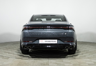 Подержанный автомобиль Geely Preface 2024 года (6 фото)