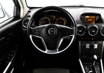 Подержанный автомобиль Opel Antara 2014 года (11 фото)