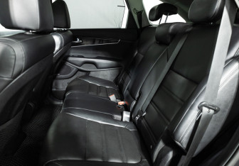 Подержанный автомобиль Kia Sorento 2018 года (10 фото)