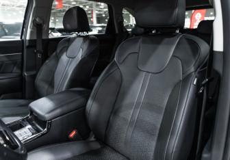 Подержанный автомобиль Kia Sorento 2022 года (14 фото)