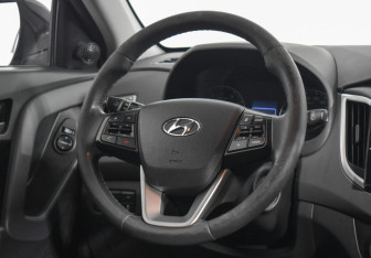 Подержанный автомобиль Hyundai Creta 2017 года (14 фото)