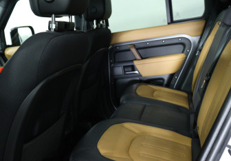 Подержанный автомобиль Land Rover Defender Suv 2023 года (24 фото)