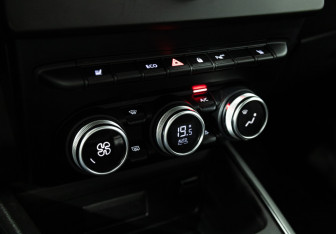 Подержанный автомобиль Renault Arkana 2021 года (18 фото)