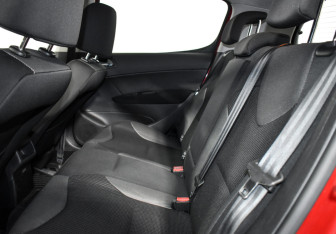 Подержанный автомобиль Peugeot 308 Hatchback 2011 года (12 фото)
