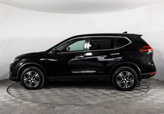 Подержанный автомобиль Nissan X-Trail 2018 года (8 фото)