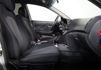 Подержанный автомобиль Hyundai Elantra Sedan 2008 года (17 фото)