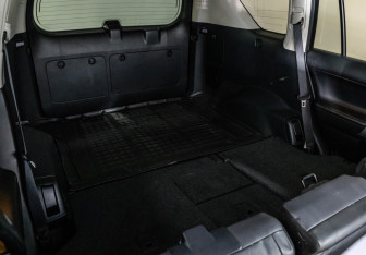 Подержанный автомобиль Toyota Land Cruiser Prado 2016 года (19 фото)