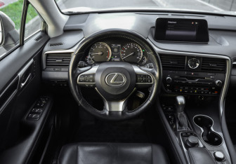 Подержанный автомобиль Lexus RX 2017 года (11 фото)