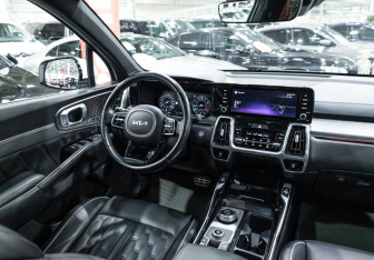 Подержанный автомобиль Kia Sorento 2022 года (15 фото)