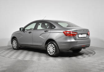 Подержанный автомобиль LADA (ВАЗ) Vesta Sedan 2019 года (7 фото)