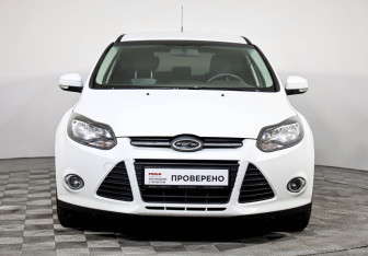 Подержанный автомобиль Ford Focus Hatchback 2013 года (2 фото)