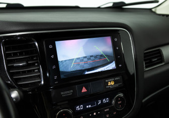 Подержанный автомобиль Mitsubishi Outlander 2014 года (15 фото)