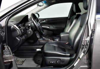 Подержанный автомобиль Toyota Camry Sedan 2016 года (11 фото)