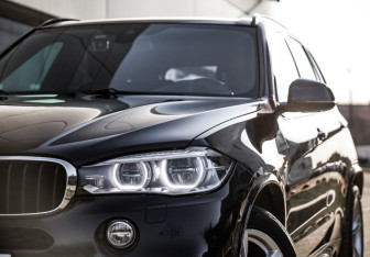 Подержанный автомобиль BMW X5 2017 года (2 фото)