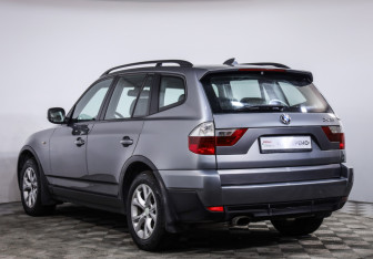 Подержанный автомобиль BMW X3 2010 года (6 фото)