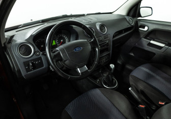 Подержанный автомобиль Ford Fusion 2008 года (11 фото)