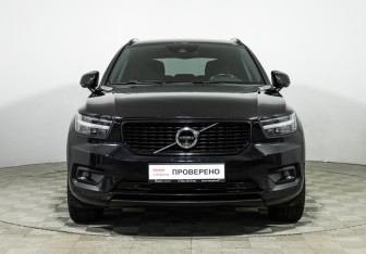 Подержанный автомобиль Volvo XC40 2018 года (2 фото)