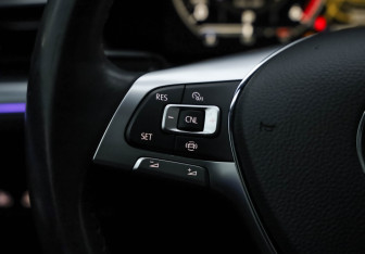 Подержанный автомобиль Volkswagen Touareg 2021 года (14 фото)