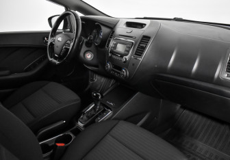 Подержанный автомобиль Kia Cerato Sedan 2018 года (13 фото)