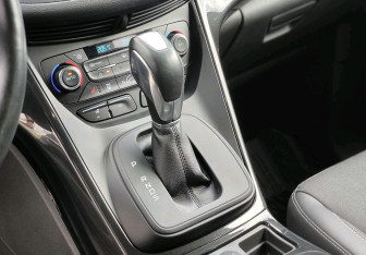 Подержанный автомобиль Ford Kuga 2017 года (11 фото)