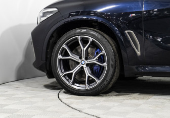 Подержанный автомобиль BMW X5 2019 года (32 фото)