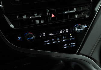 Подержанный автомобиль Toyota Camry Sedan 2021 года (17 фото)