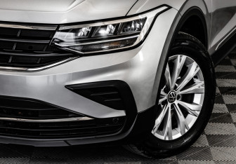 Подержанный автомобиль Volkswagen Tiguan 2021 года (3 фото)