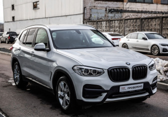 Подержанный автомобиль BMW X3 2020 года (5 фото)