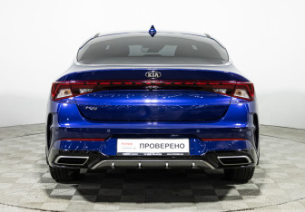 Подержанный автомобиль Kia K5 2021 года (6 фото)
