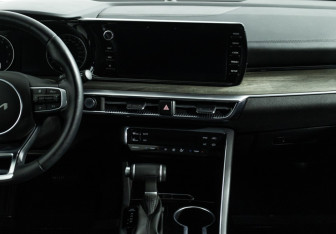 Подержанный автомобиль Kia K5 2024 года (3 фото)