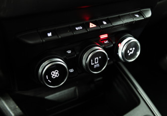 Подержанный автомобиль Renault Duster 2021 года (16 фото)