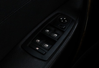 Подержанный автомобиль BMW X3 2008 года (16 фото)