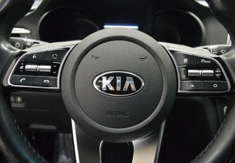 Подержанный автомобиль Kia Optima Sedan 2019 года (15 фото)