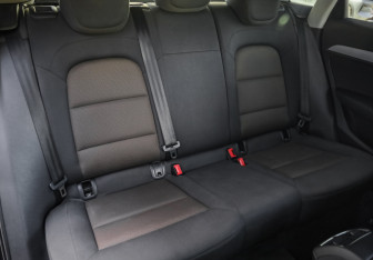Подержанный автомобиль Audi Q3 2013 года (23 фото)