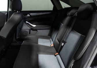 Подержанный автомобиль Ford Mondeo Sedan 2011 года (10 фото)