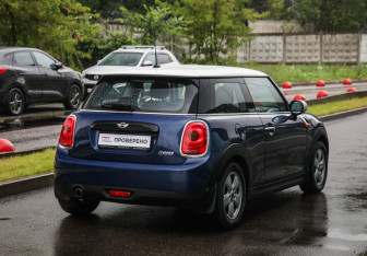 Подержанный автомобиль MINI Hatch 2016 года (6 фото)