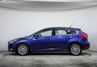 Подержанный автомобиль Ford Focus Hatchback 2016 года (8 фото)